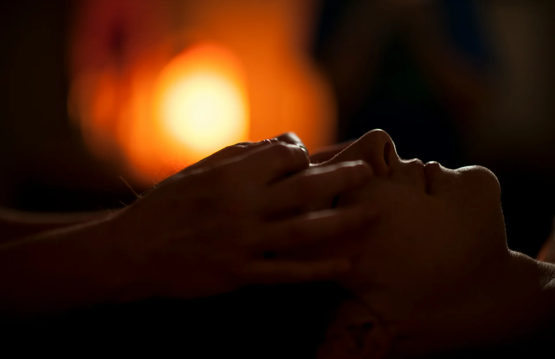 Annamaria Pinna offering a Reiki session